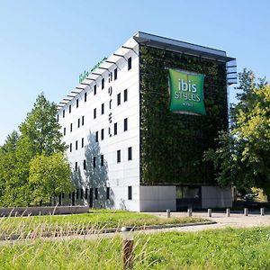 Ibis Styles Romans-Valence Gare Tgv